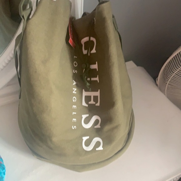 A guess bag - Picture 2 of 5